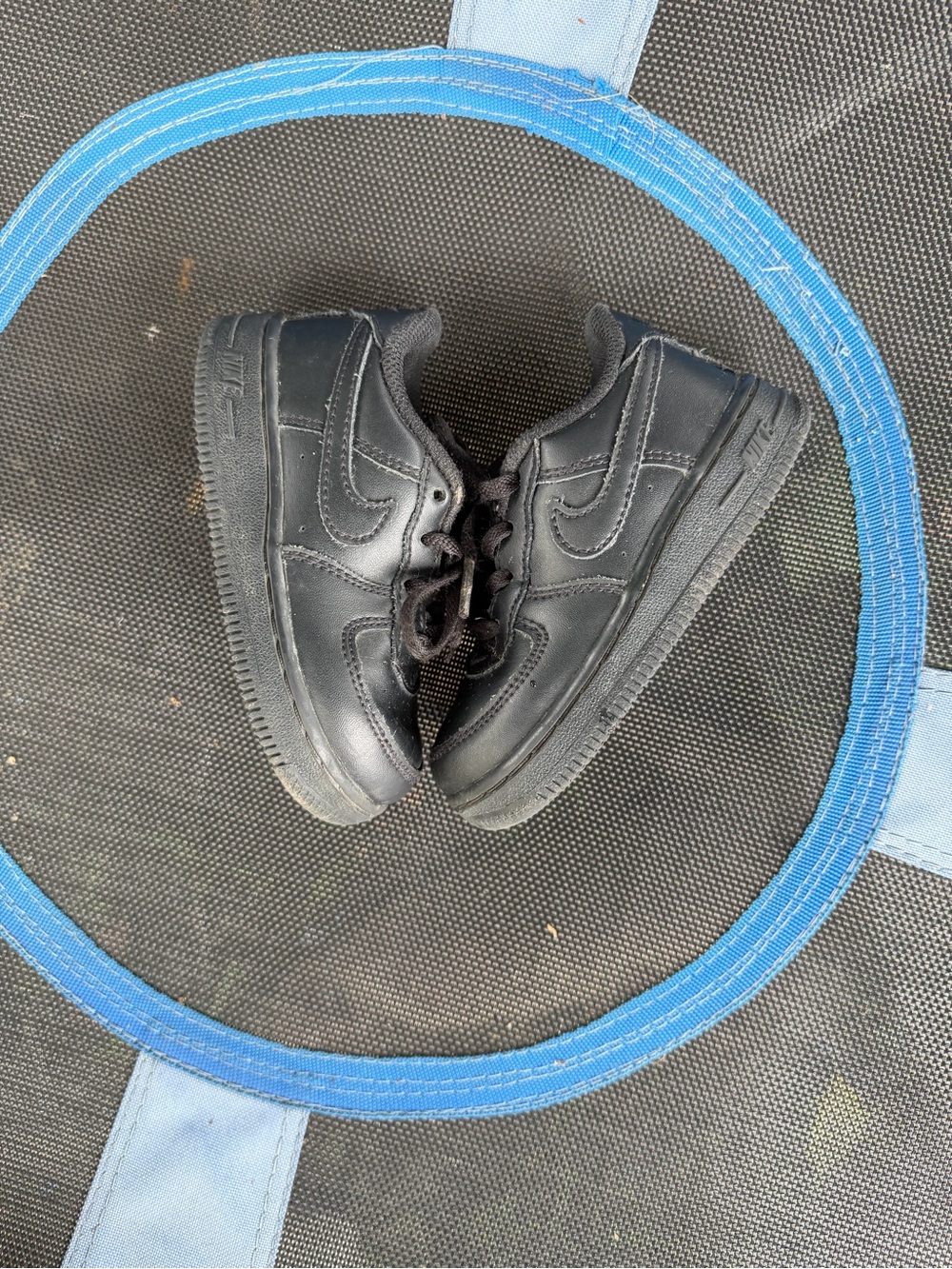 Nike Kids Black Low-Top Leather Sneakers